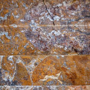 TRAVERTIN GHILOTINAT WALNUT